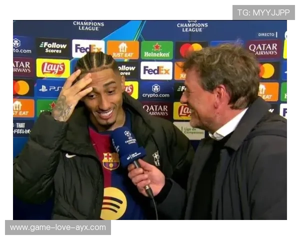 巴萨替补上场制造威胁，拉菲尼亚门前点射得手