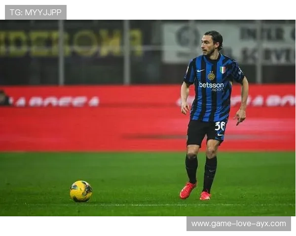 国际米兰边路结合不断制造威胁,达米安插上积极