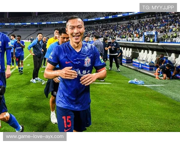 上海申花中场强度升级，连续贴身逼抢夺回球权